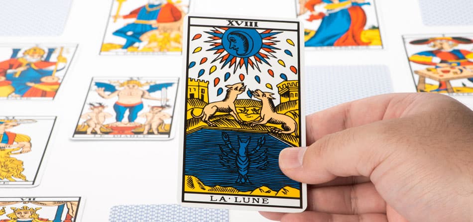 SIGNIFICADO DE LA CARTA DEL TAROT LA LUNA